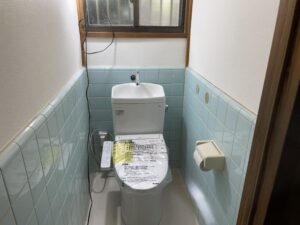 柏市でトイレ交換とユニットバス工事が終わりました。